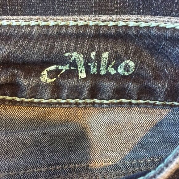 Silver Jeans - Picture 5 of 7